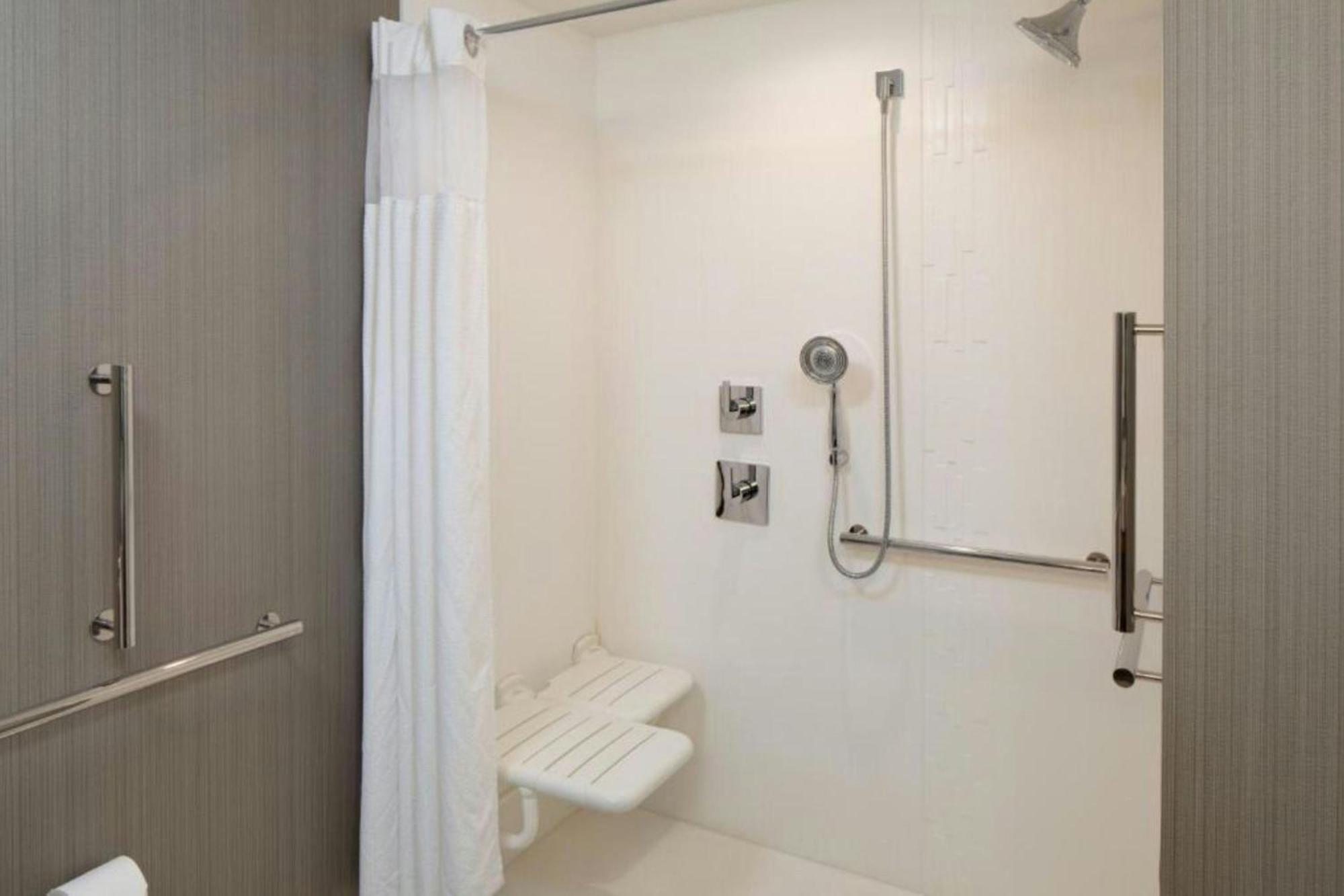 คอร์ตยาร์ด ดีทรอยต์ ฟาร์มิงตัน ฮิลส์ Hotel ฟาร์มิงตันฮิลส์ ภายนอก รูปภาพ