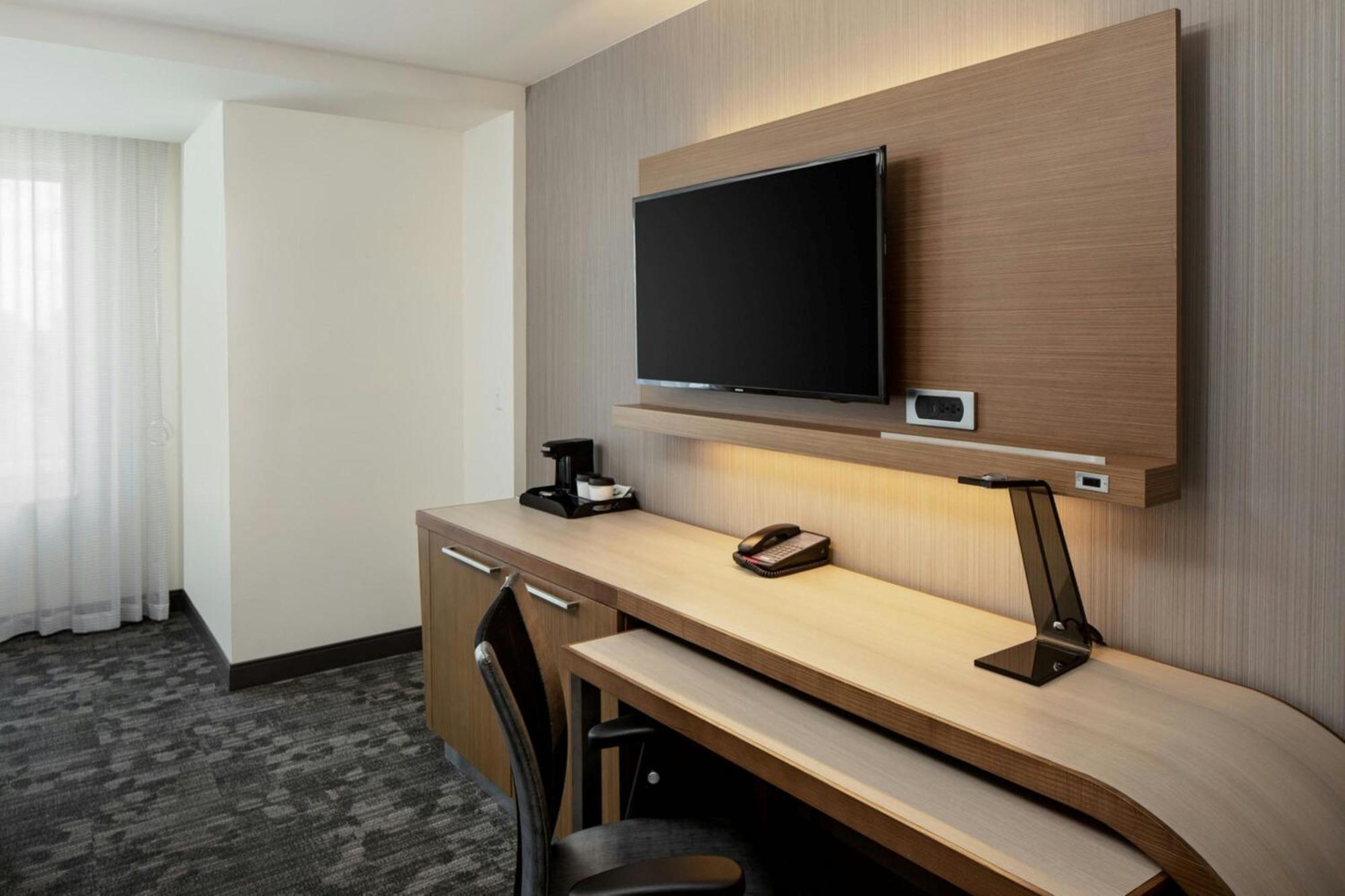 คอร์ตยาร์ด ดีทรอยต์ ฟาร์มิงตัน ฮิลส์ Hotel ฟาร์มิงตันฮิลส์ ภายนอก รูปภาพ